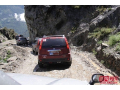 公路旅行中遇到土路要注意减速