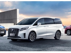 别克GL8商务车带司机一天租金多少钱？